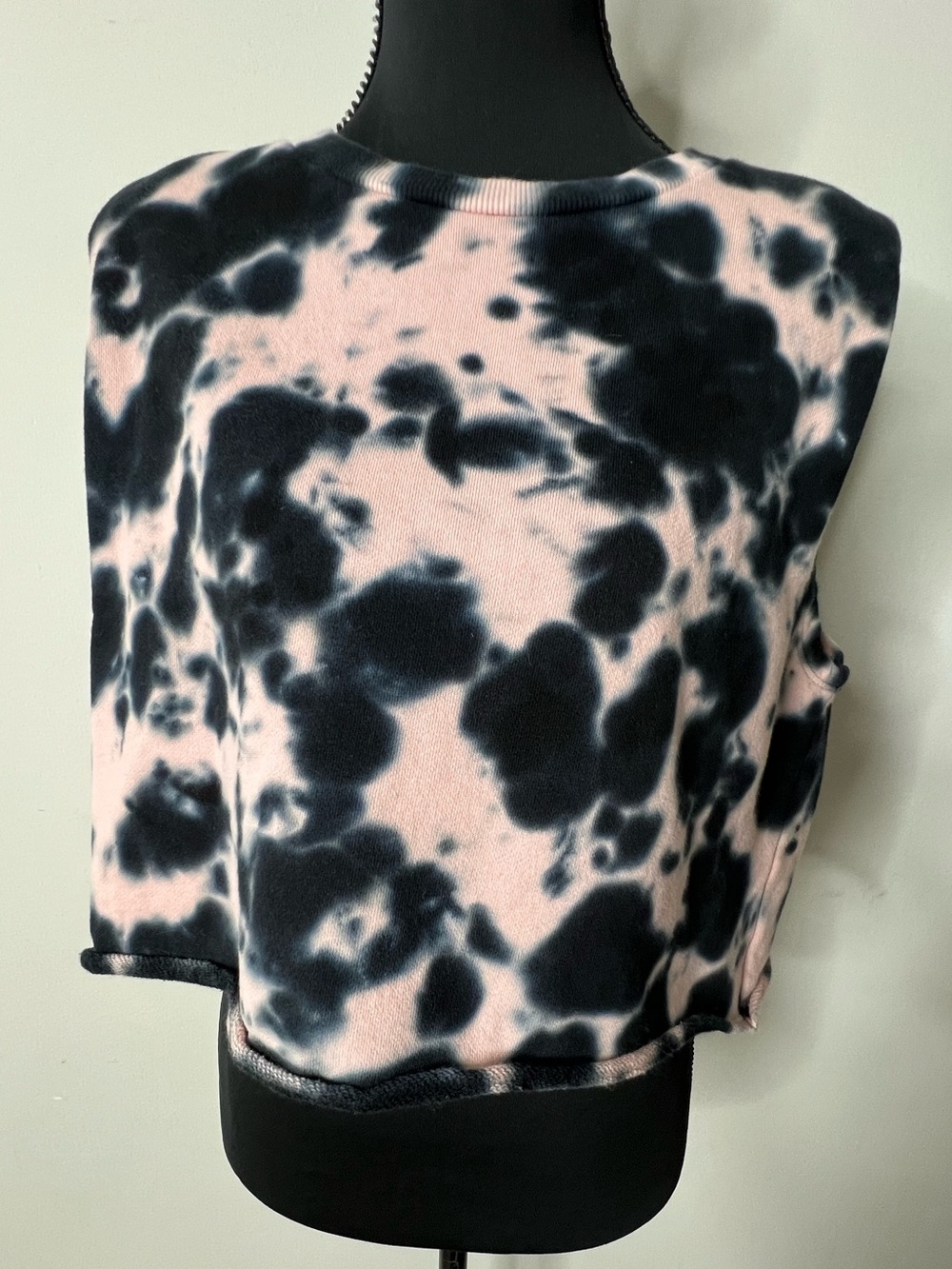 525 Women’s Tie-Dye Cropped Tank Top - Pink & Black alSiE: Small